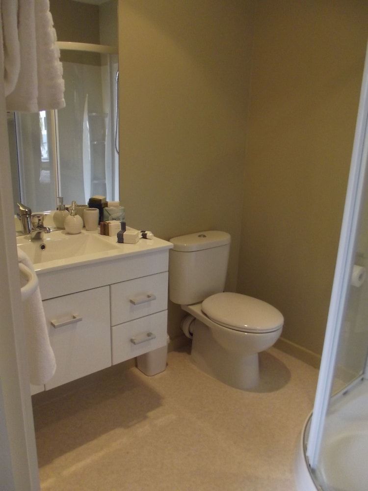 Kumara Historic Cottages - Hostel McEnaneys Queen 8