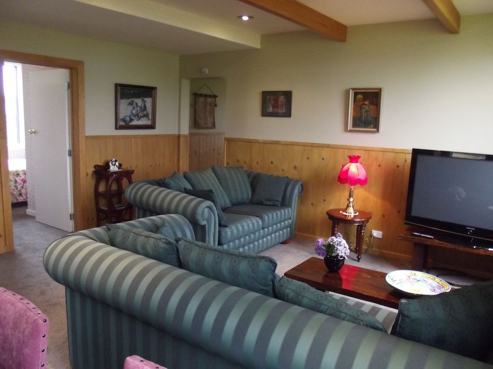 Kumara Historic Cottages - Hostel McEnaneys Queen 5