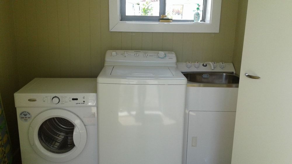 Kumara Historic Cottages - Hostel McEnaneys Queen 7