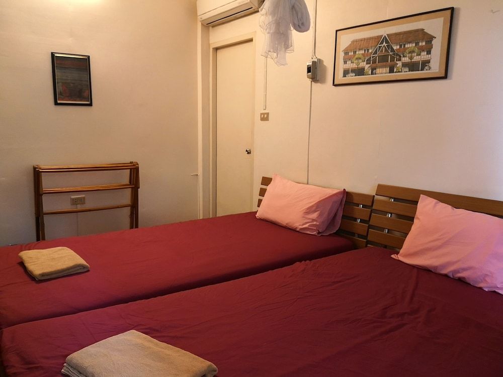 Baan Somboon Guesthouse Standard Double Room, 1 Queen Bed, Non Smoking 4