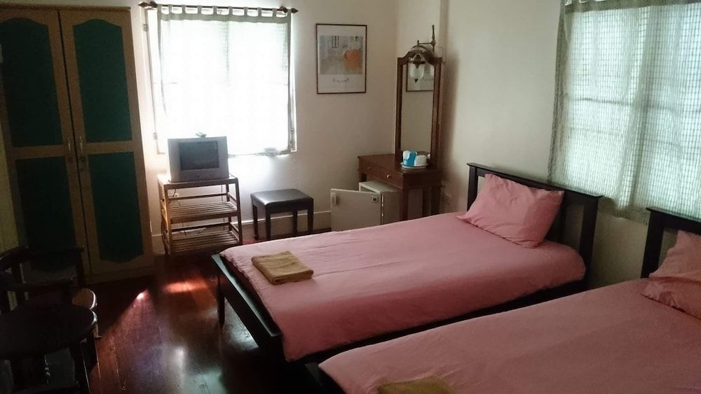 Baan Somboon Guesthouse Standard Double Room, 1 Queen Bed, Non Smoking 3