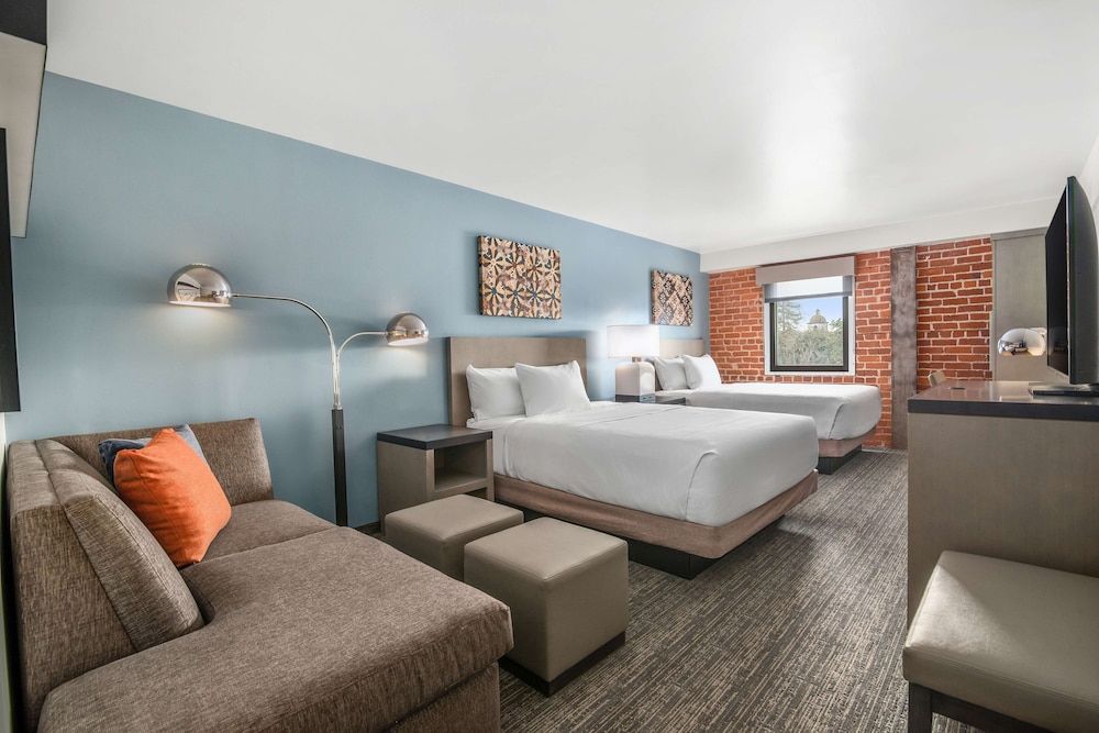 Room, 2 Queen Beds (Den)