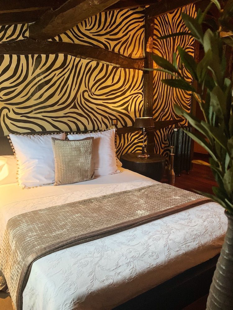 Hotel Boutique Valle de Oca Junior Studio Suite, Fireplace 6