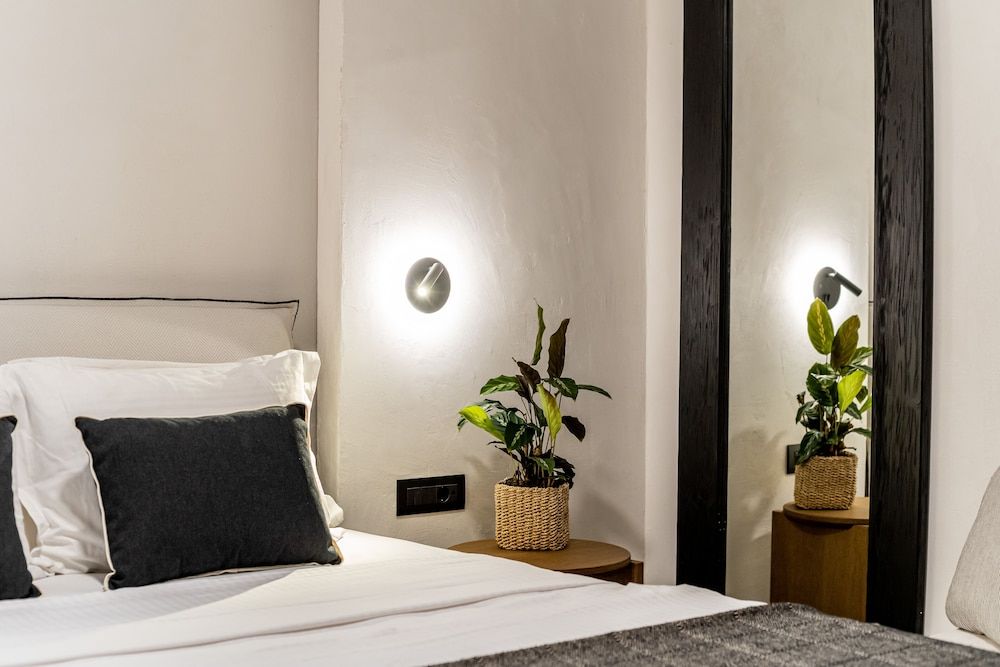 Amer Suites Fira Double Room 8