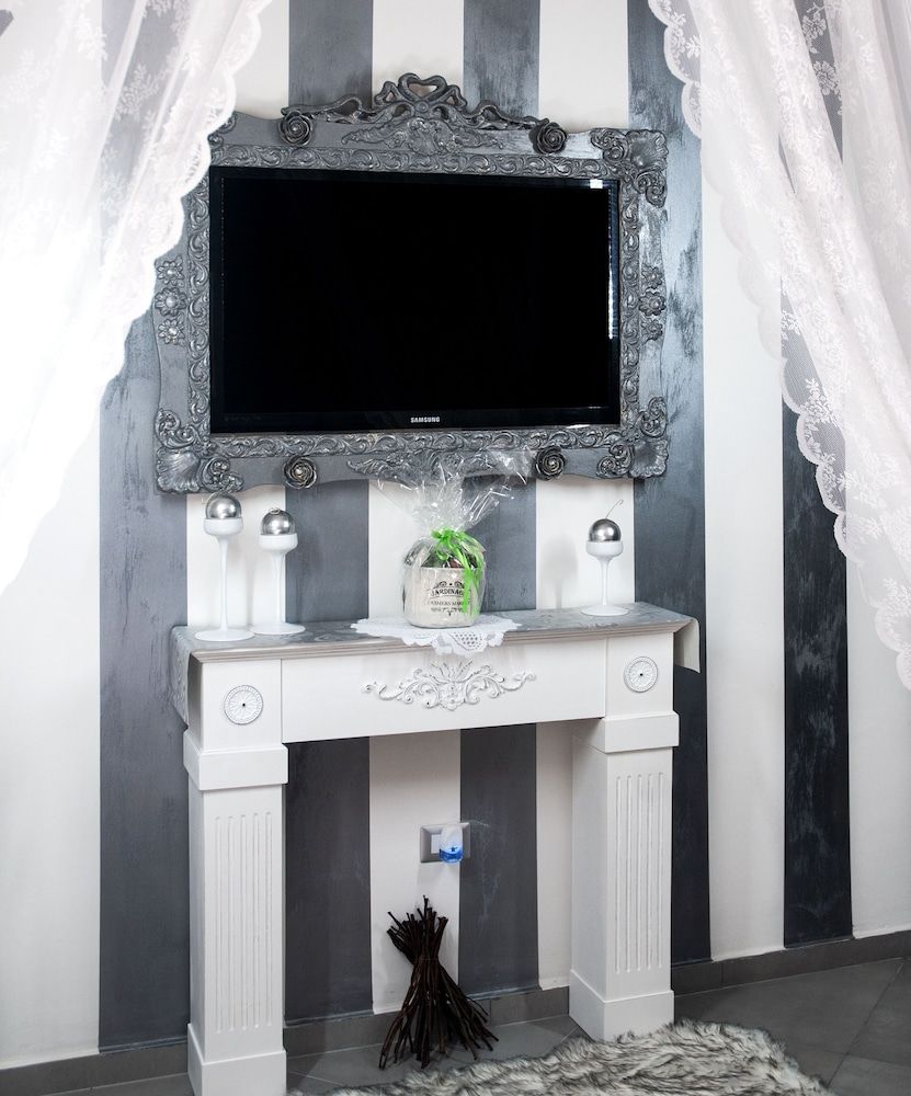 Voglia di Napoli Deluxe Room 8