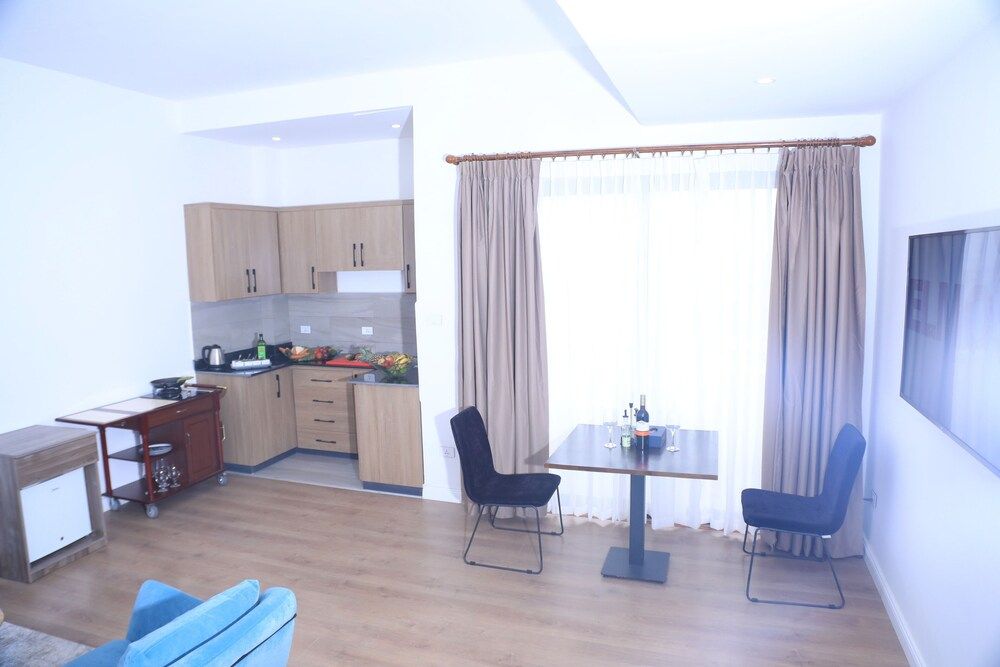 undefined Elmo's Hotel