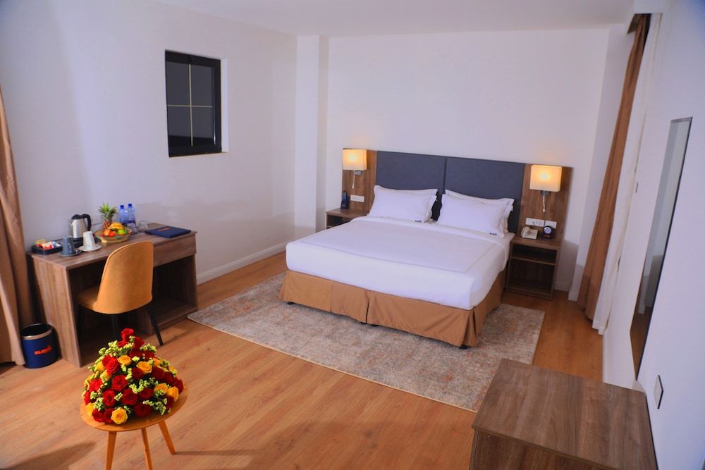 undefined Elmo's Hotel 4