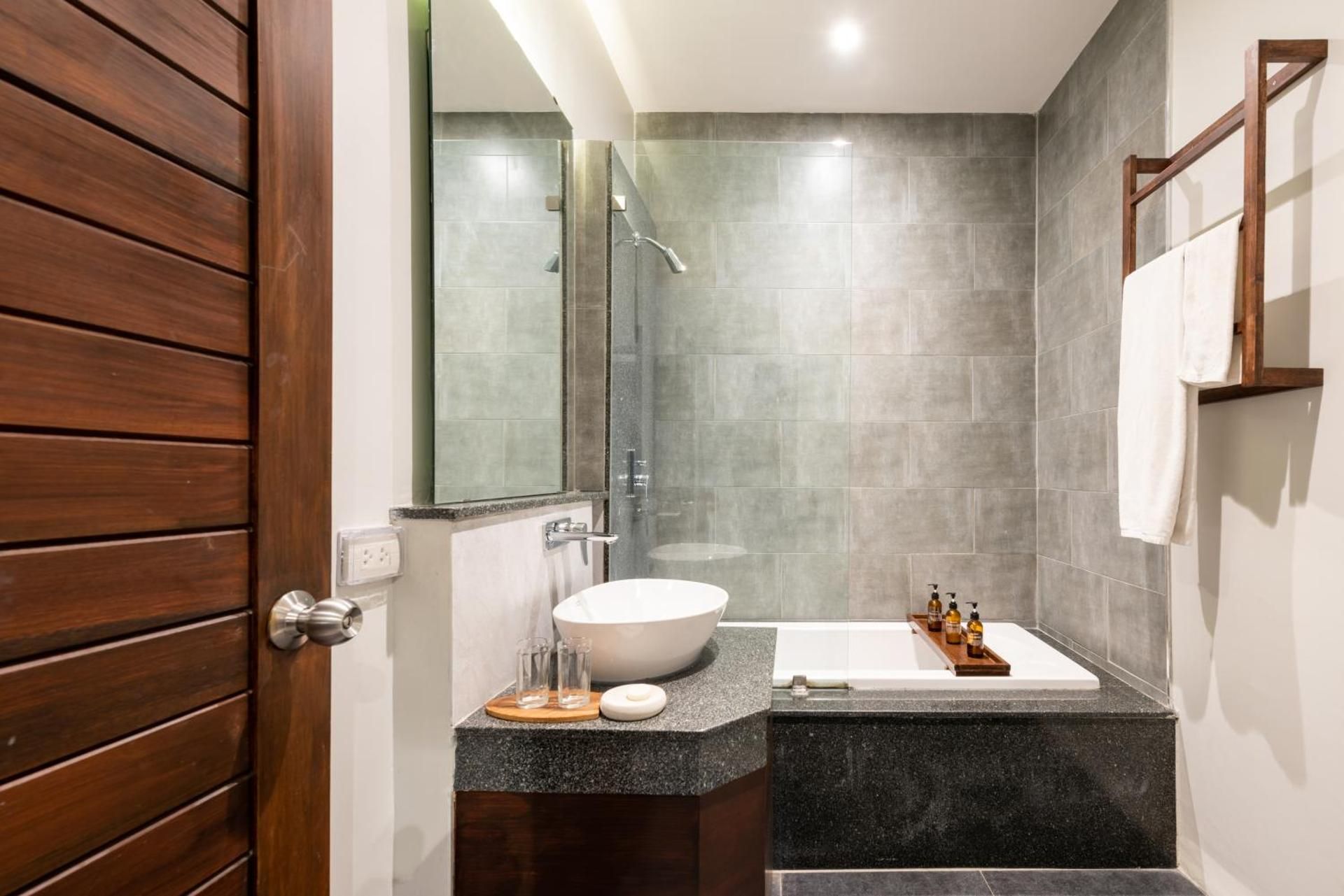 undefined Cherlock Hotel 9