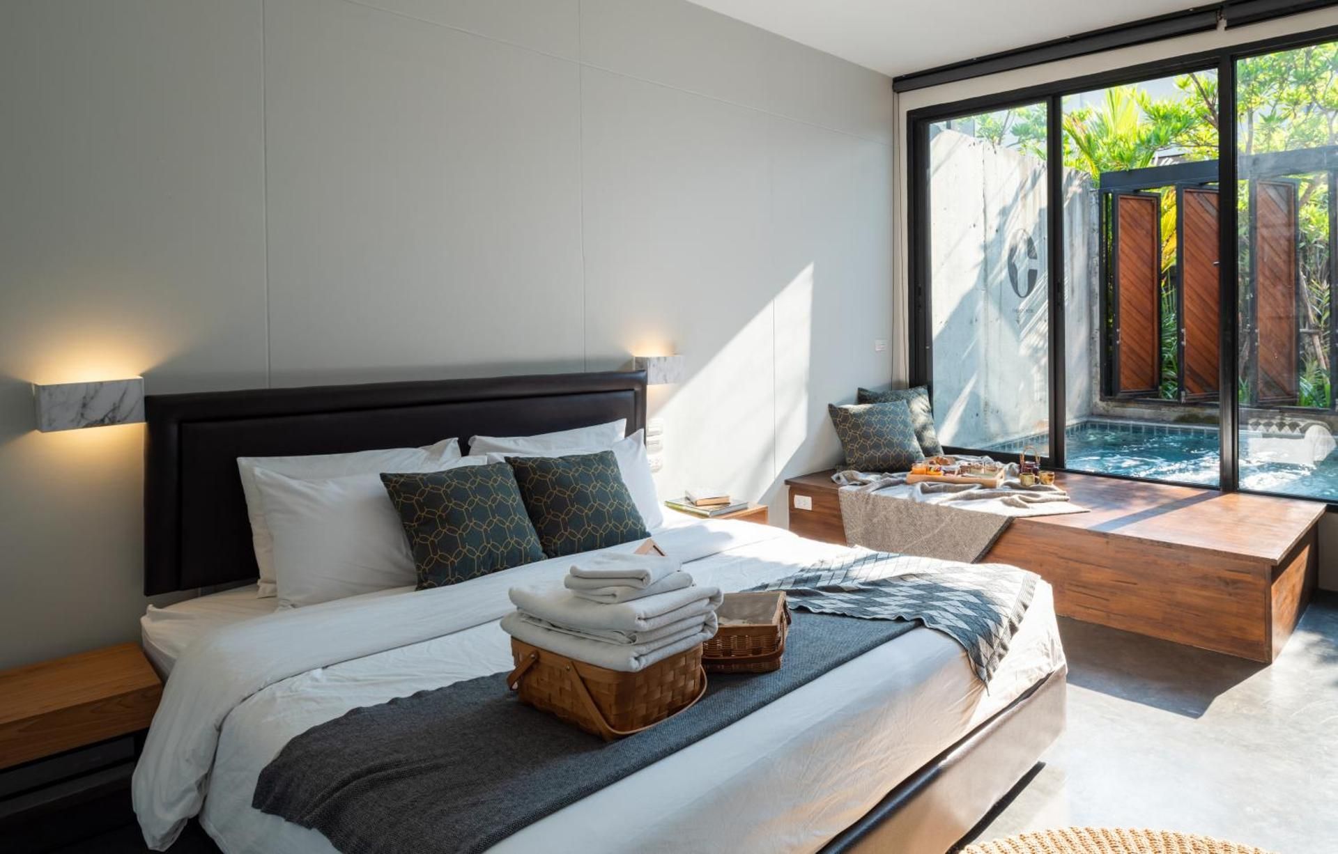 undefined Cherlock Hotel 7