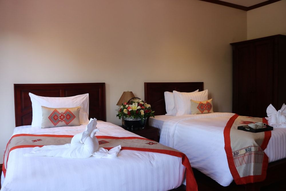 Houngvilai Hotel Deluxe Twin Room 3