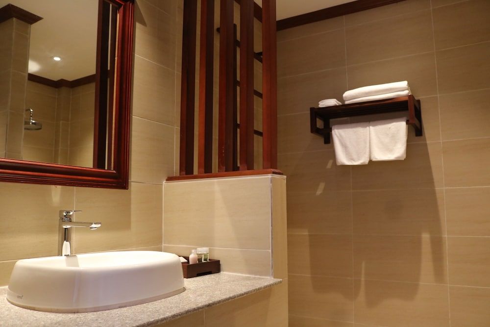 Houngvilai Hotel Deluxe Twin Room 12