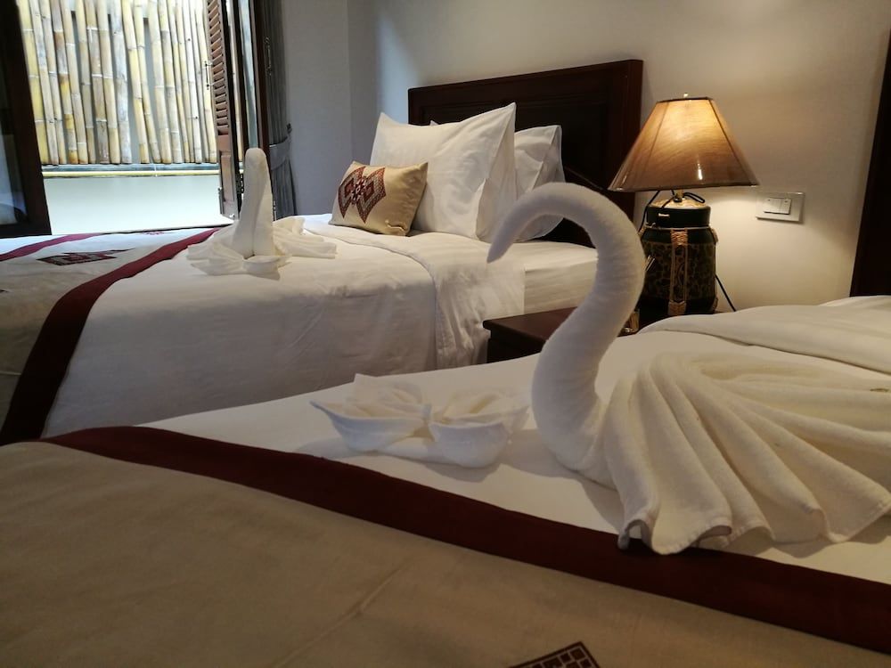 Houngvilai Hotel Deluxe Twin Room 9