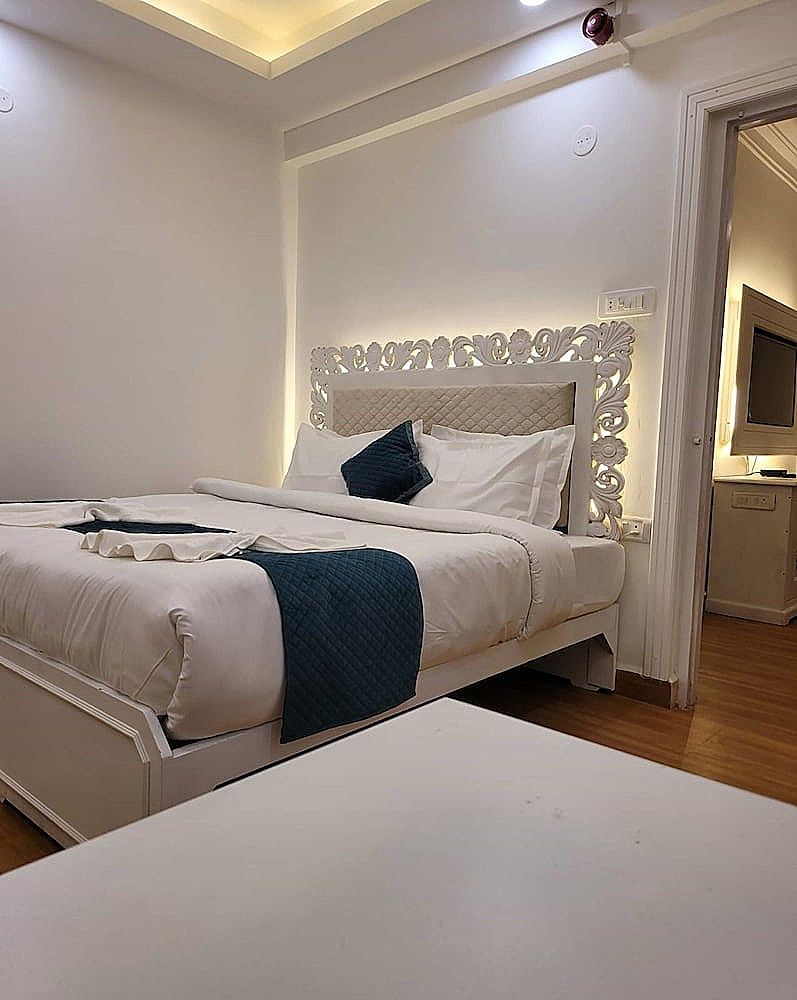 Lillywoods Highland Beach Resort Executive Suites 1 BHK with Living Room 2