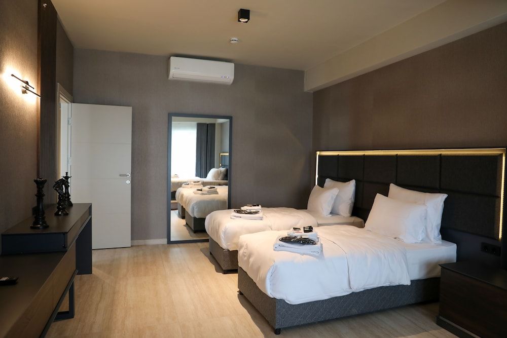 Hotel54 Luxury Suite Family Suite, 1 Bedroom 4