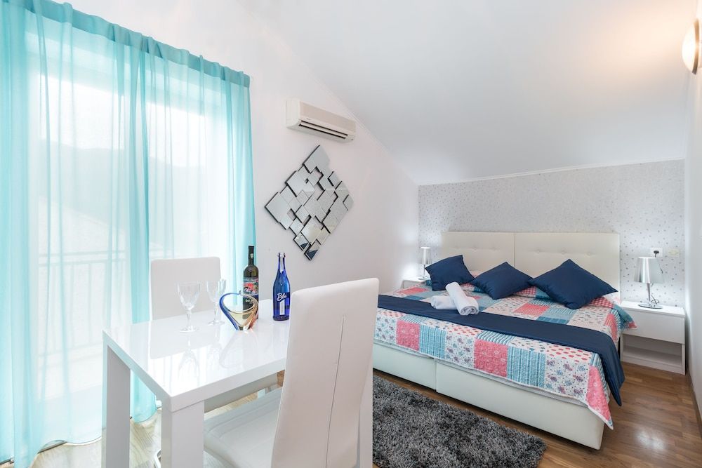 Basic Studio, Balcony, Sea View