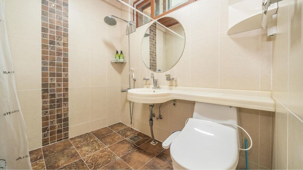 Inje Leenchung Pension Basic Room, 1 Bedroom (forest101) 9