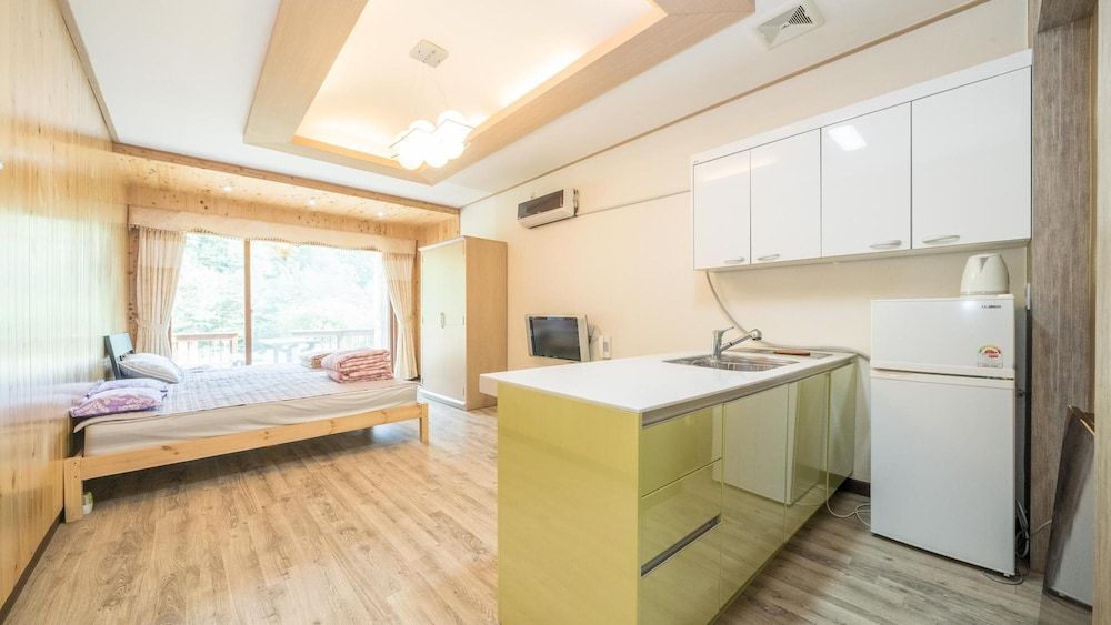 Inje Leenchung Pension Basic Room, 1 Bedroom (forest101) 7