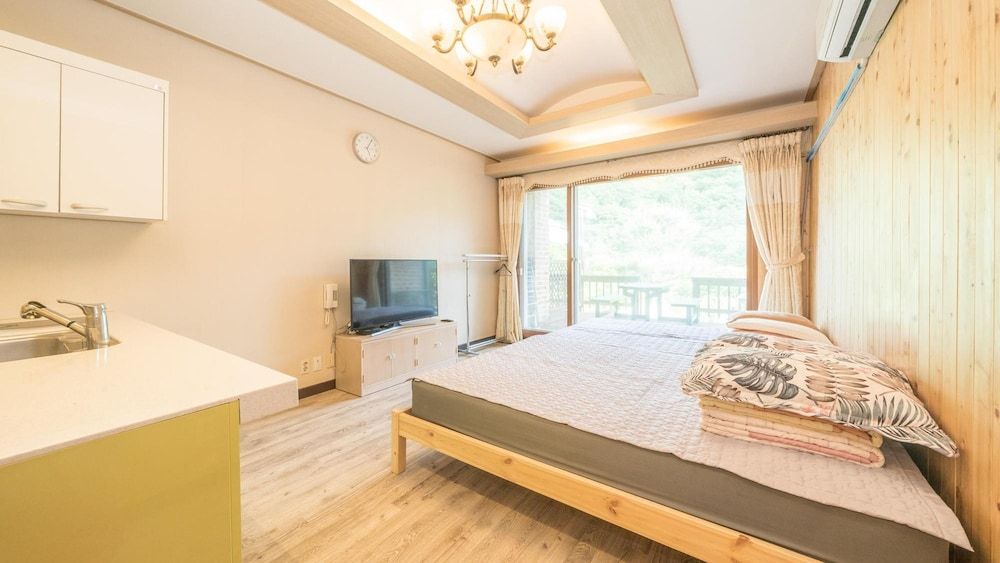Inje Leenchung Pension Basic Room, 1 Bedroom (sky102)