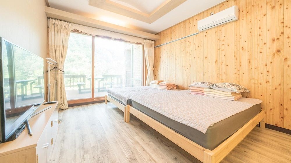 Inje Leenchung Pension Basic Room, 1 Bedroom (sky102) 2
