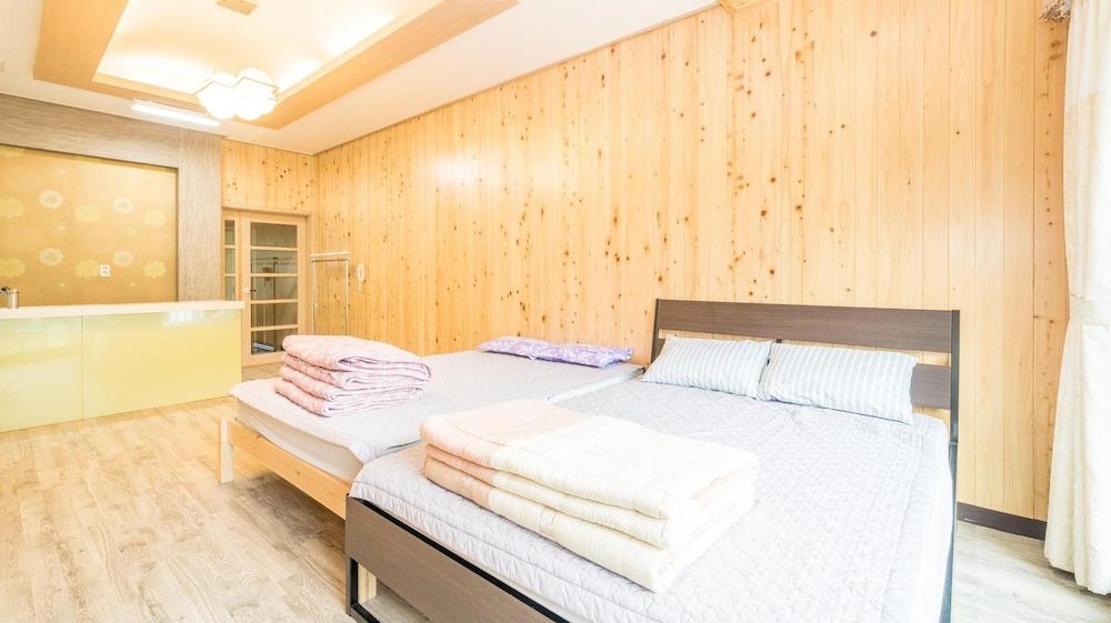 Inje Leenchung Pension Basic Room, 1 Bedroom (forest101)