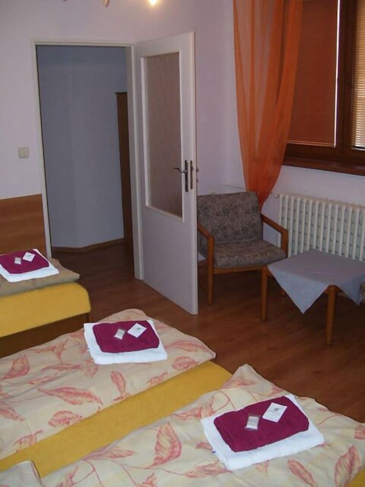 Slovan Triple Room 2