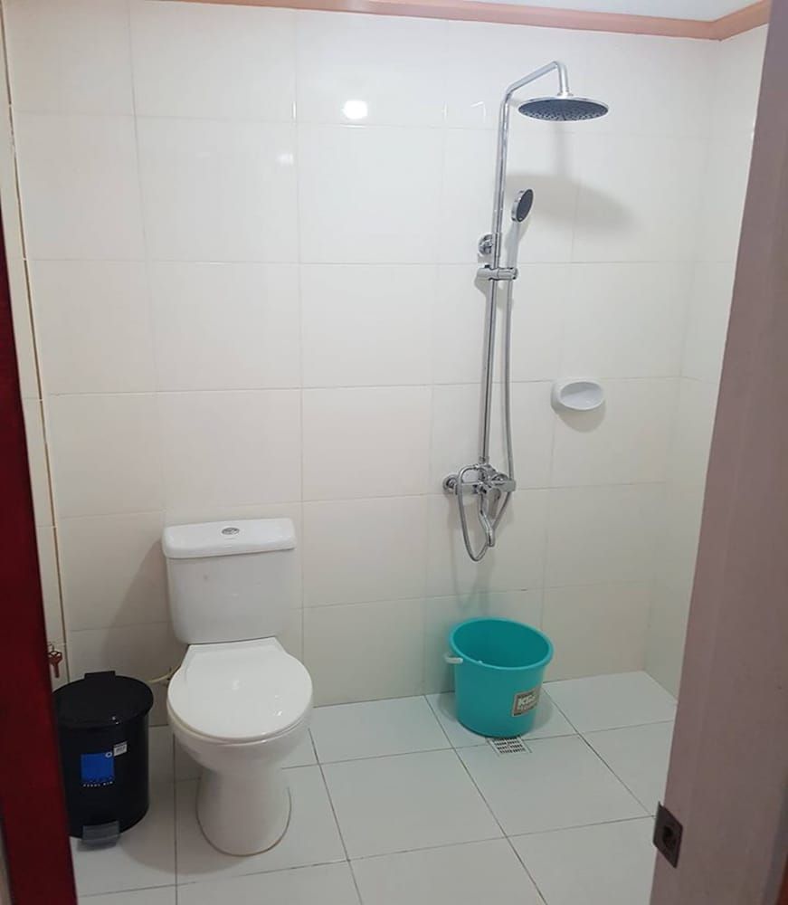 Catalinas Inn Family Room 7