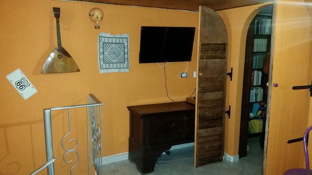 undefined Case Nicotera 7