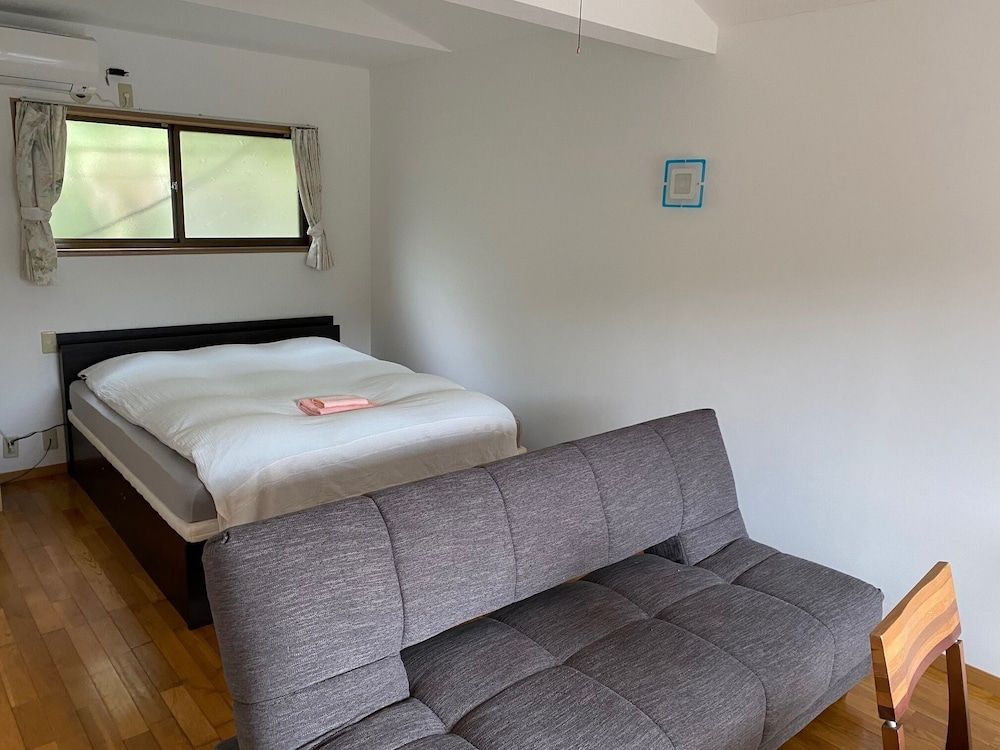 Cottage with Queen Bed - Bring your own BBQ, Non Smoking