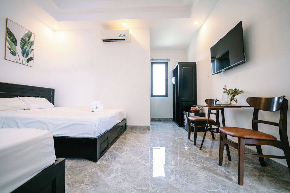 Beach Palm Villa Hoi An Family Room, Balcony 9