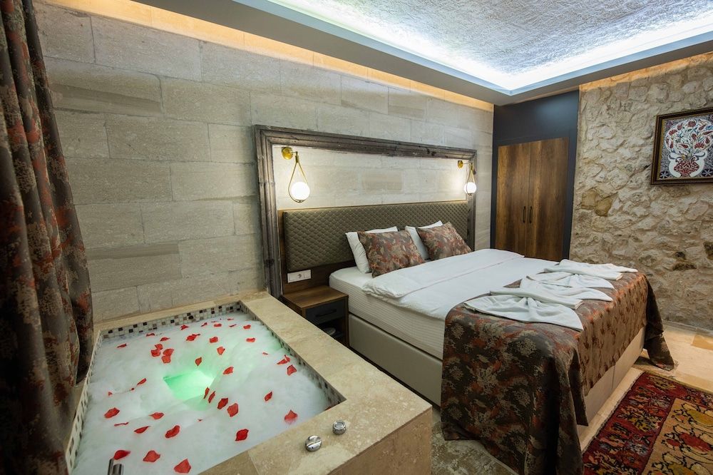 undefined Ahiyan Hotel