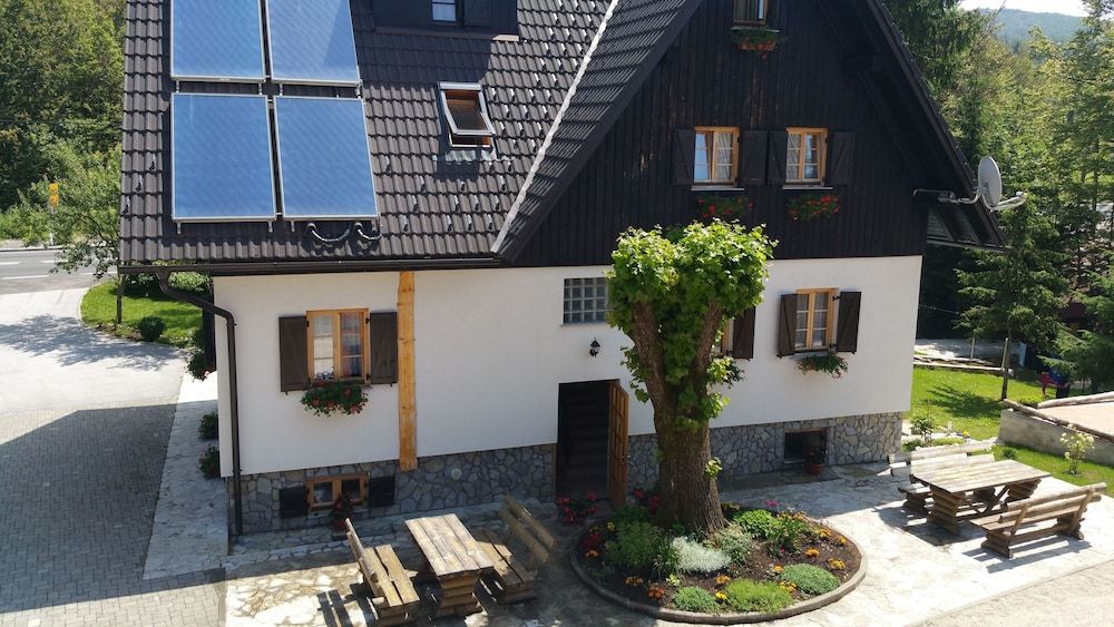 undefined Rustic Inn River 2 5