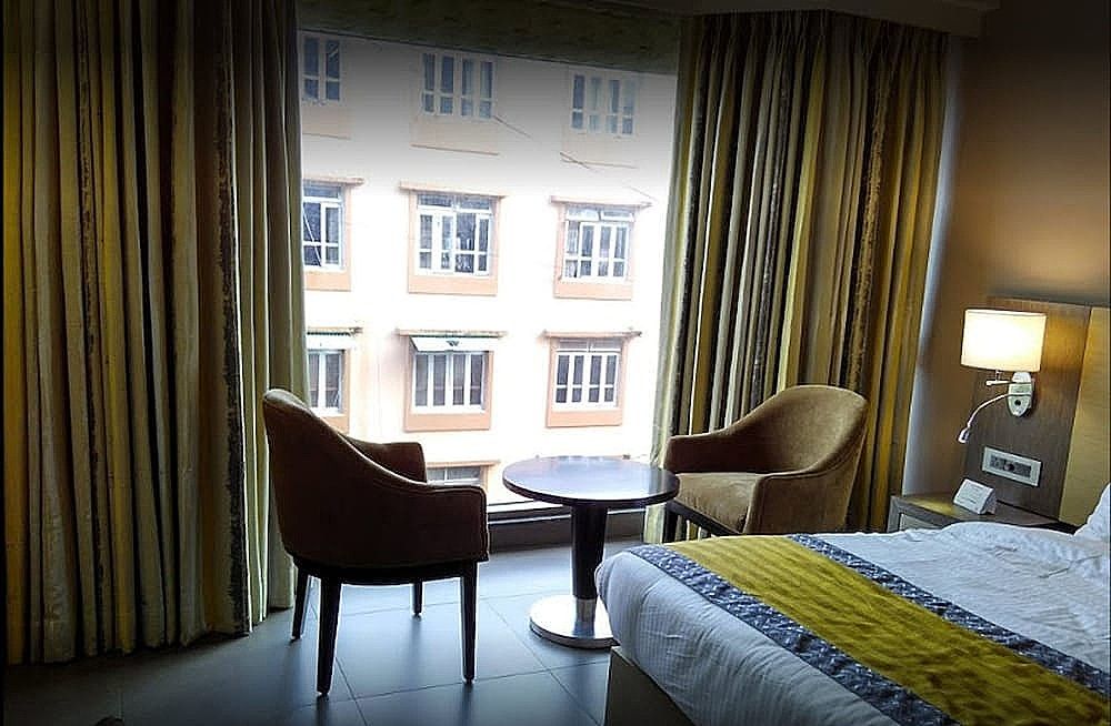 Grande Delmon Deluxe Room 7