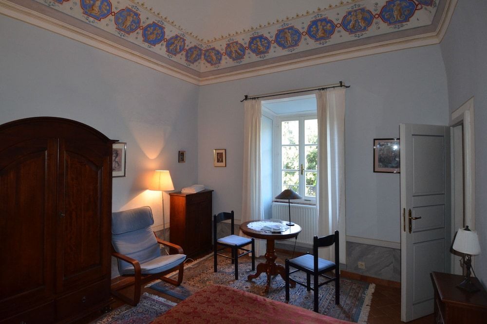 Family Room, Connecting Rooms