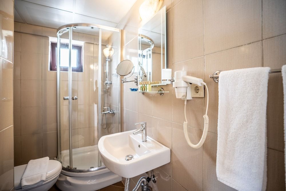 Tiara Buyukada Deluxe Room, Sea View 4