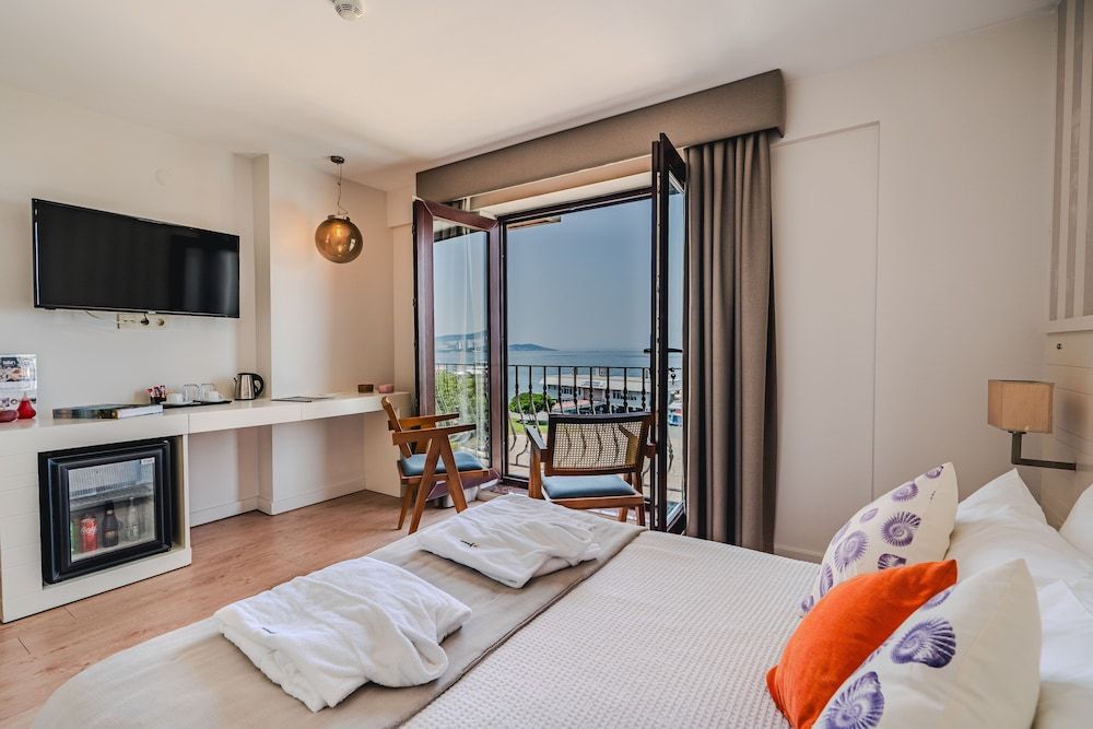 Tiara Buyukada Deluxe Room, Sea View