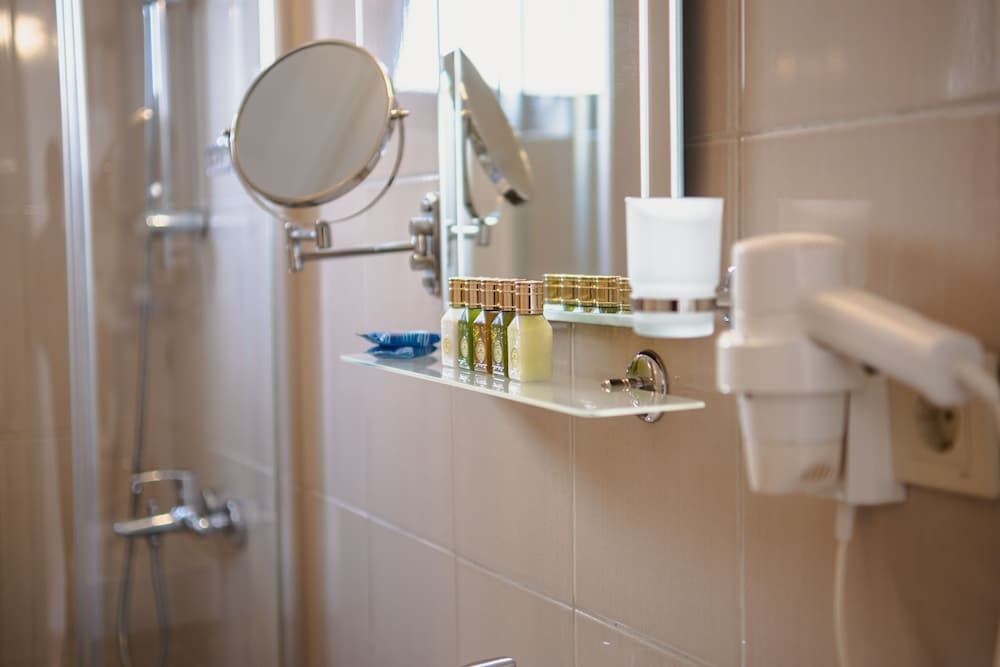 Tiara Buyukada Deluxe Room, Sea View 5