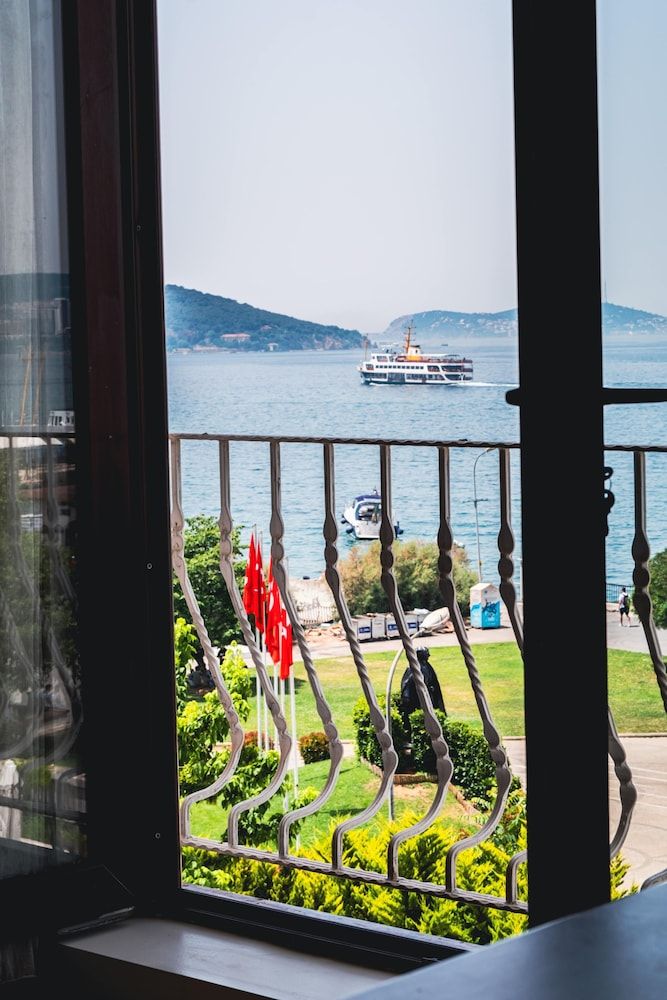 Tiara Buyukada Studio Suite 6