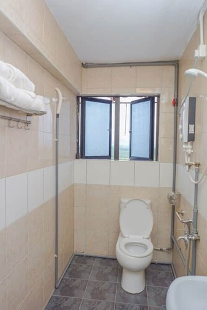 Labis Sunrise Farm Stay Twin Room 2