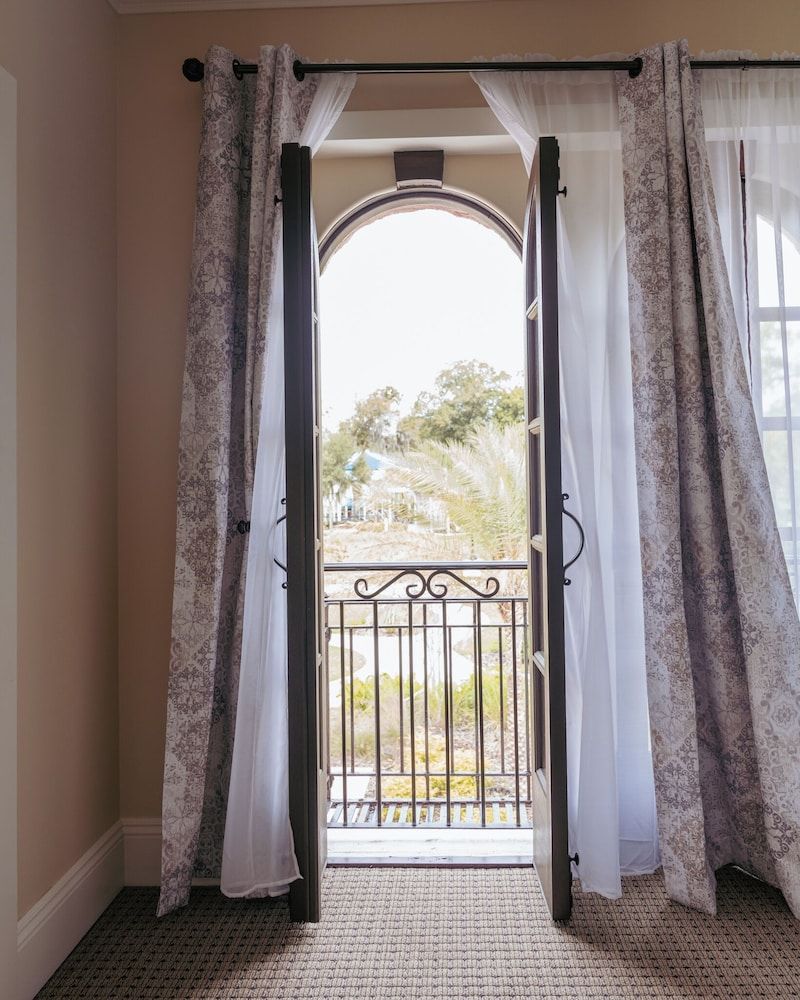 The Hacienda Traditional Room, 1 Queen Bed 6