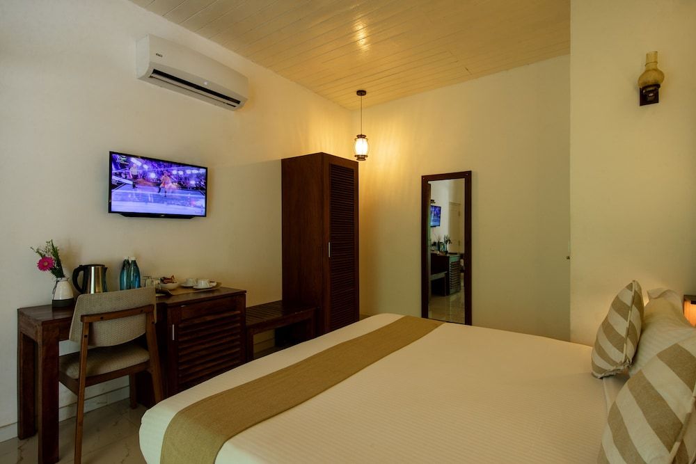 Deltora Boutique Hotel Deluxe Double Room, 1 King Bed, Non Smoking, Garden View 6