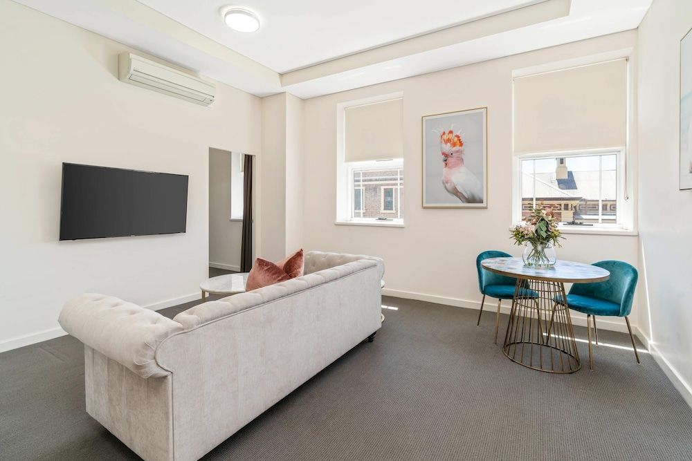 Terminus Apartment Hotel, an Ascend Collection Hotel Suite, 1 Queen Bed, Non Smoking 3