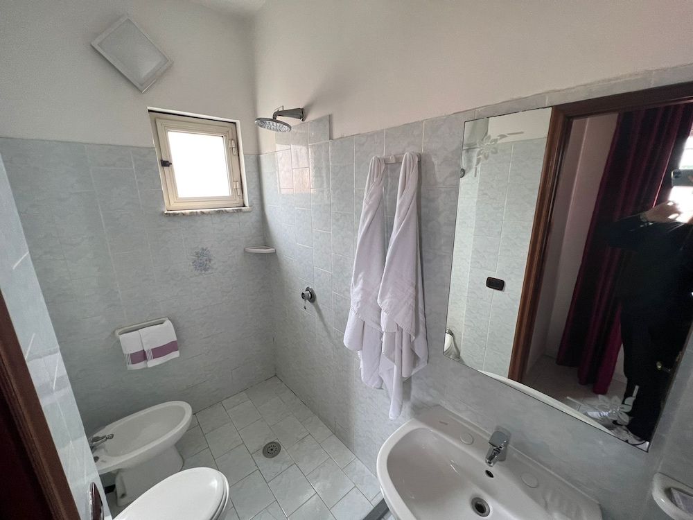 Hotel La Mela Deluxe Double or Twin Room 4