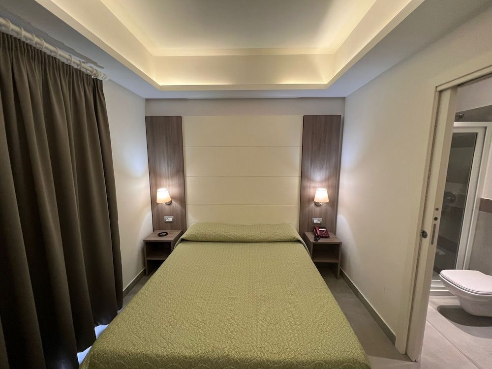 Hotel La Mela Standard Double Room 2