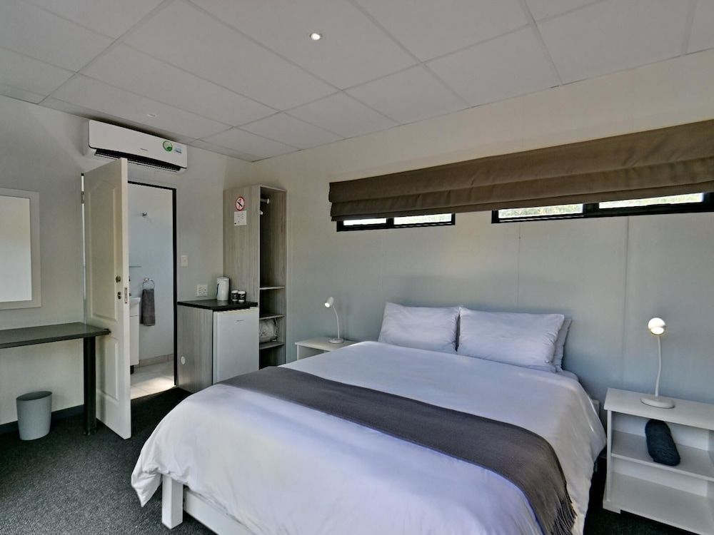 SleepOver Beitbridge Family Room 3