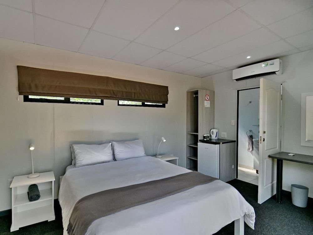 SleepOver Beitbridge Double Room