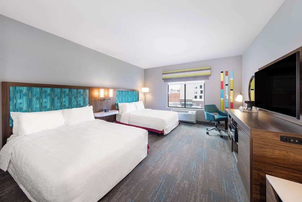 Room, 2 Queen Beds, Accessible (Roll-In Shower)