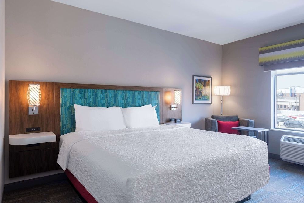 Standard Room, 1 King Bed, Refrigerator