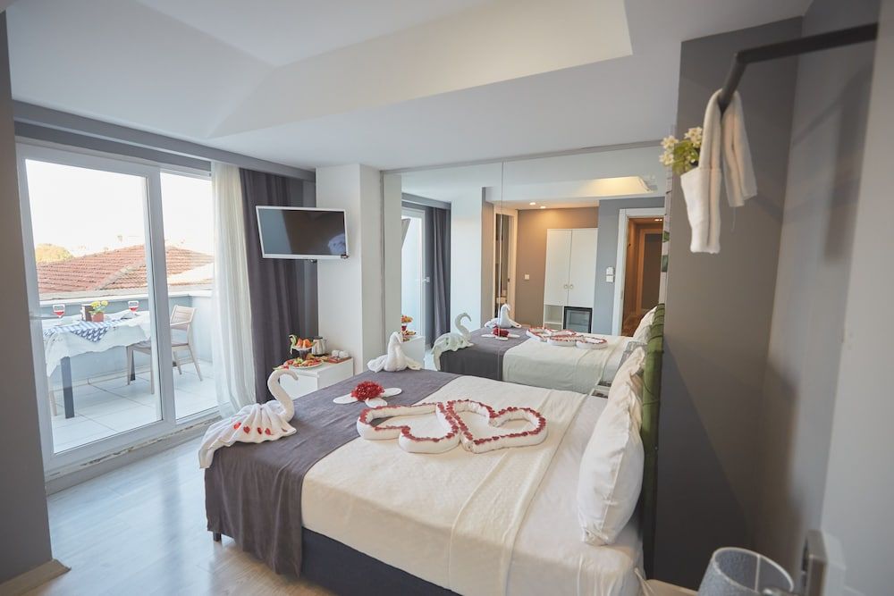 Standard Room, 1 Bedroom, Lanai, Partial Sea View (with balcony)