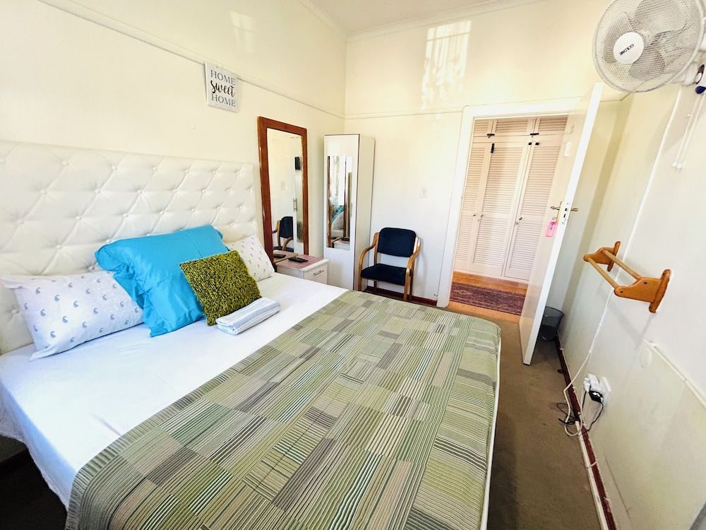 Executive Accommodation Bellville Standard Single Room 9