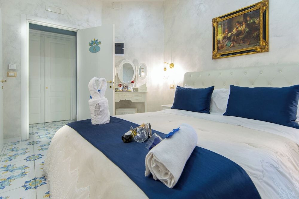 undefined Alma Adry 2